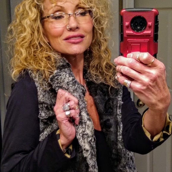 💕Faux fur jacket💕 - Picture 5 of 6